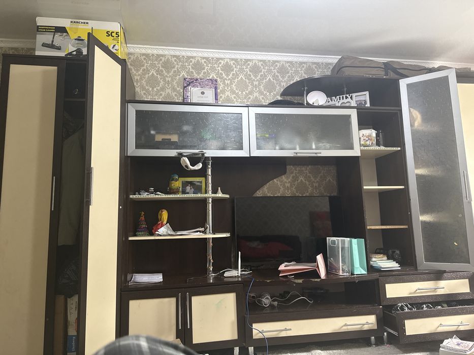 Отдам даром шедскую стенку