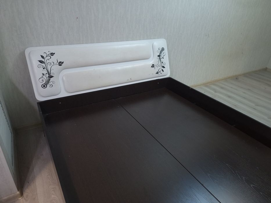 Кровать двуспальная