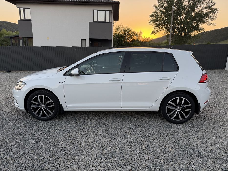 VOLKSWAGEN Golf 2018 — imagine 3