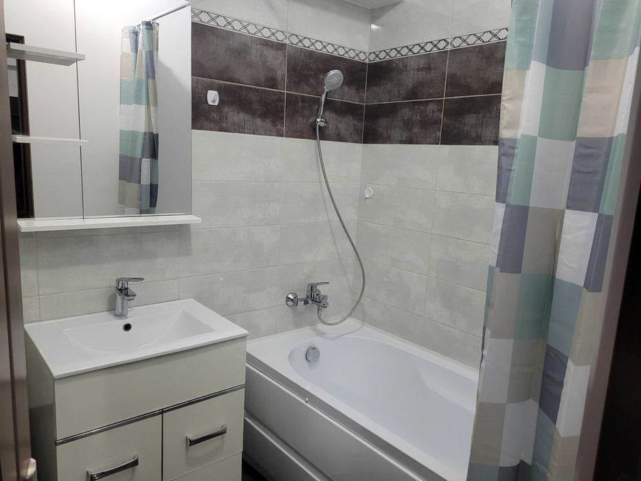 Apartament central in bloc nou