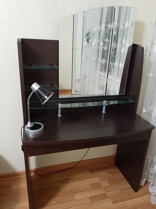 Продам спальный гарнитур комплект