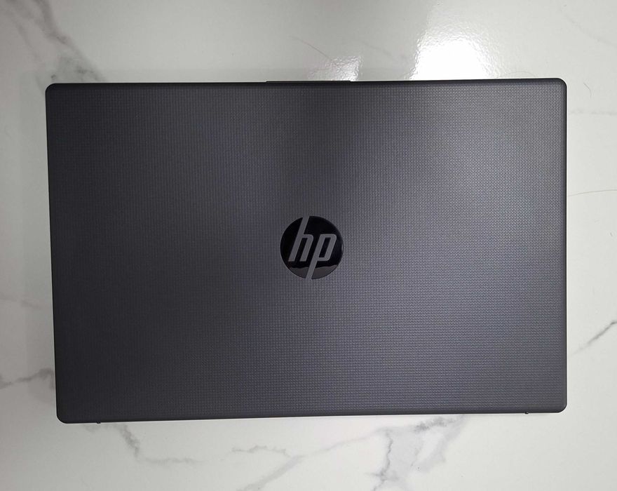 Laptop HP 15-fc0030nq cu procesor AMD Ryzen™ 3 7320U pana la 4.10 GHz 15.6 Full HD, 8GB LPDDR5, 512GB SSD, AMD Radeon™ 610M