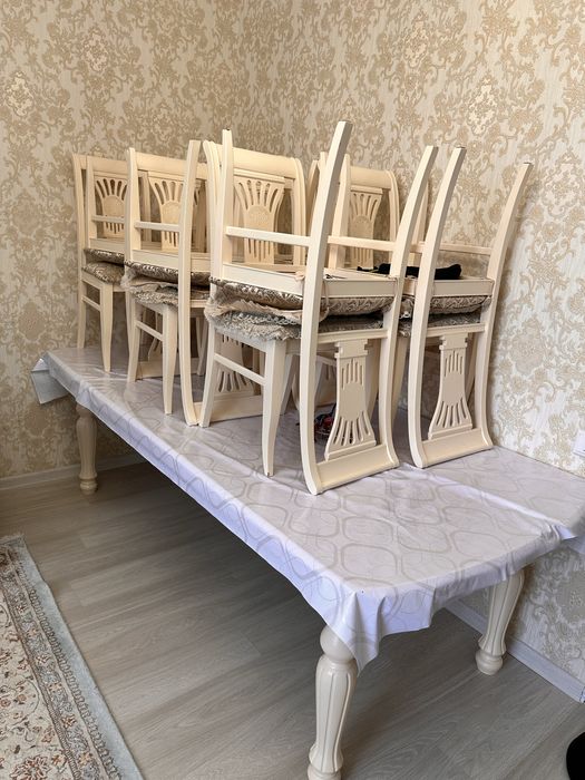 Продам стол и стулья