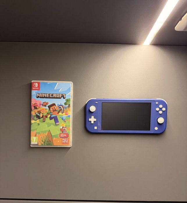 Nintendo Switch Lite ca nou + Joc Minecraft