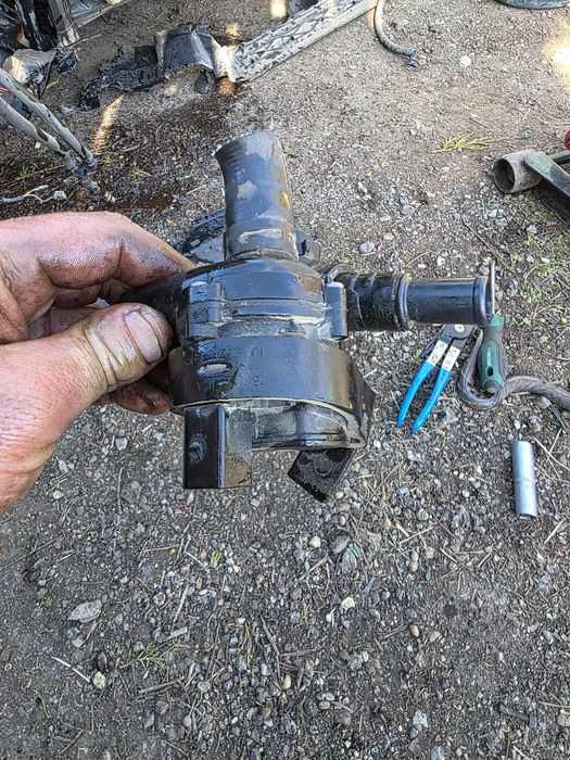 Помпа за охлаждане на антифриз за Mercedes W211 320 бензин