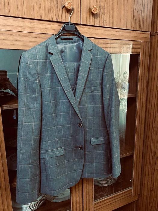 Костюм мужской продам