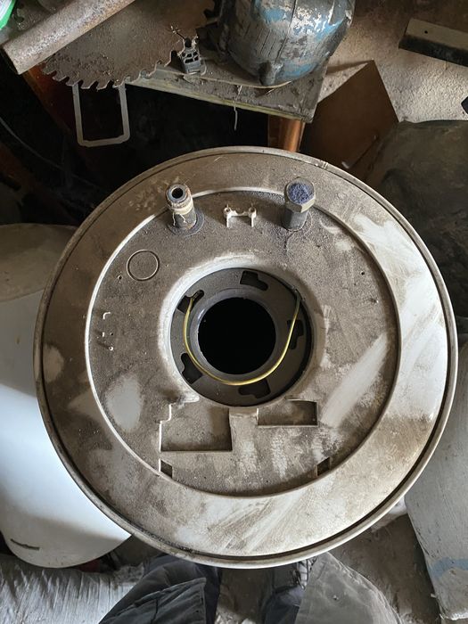 Два бака водонагреватели (титан)