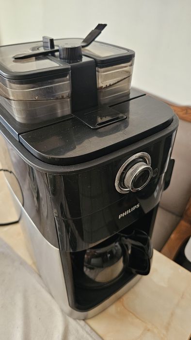 Cafetiera cu rasnita incorporata Philips Grind & Brew – Container Dublu