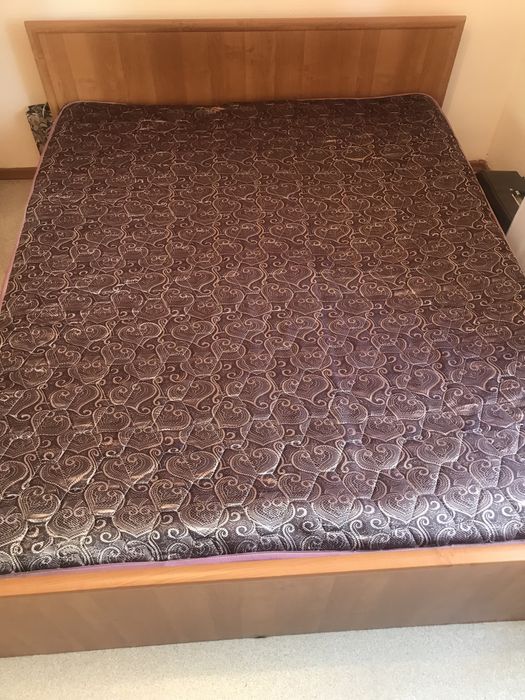 Продается Кровать спальная