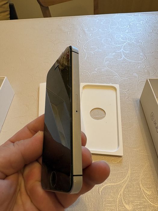 Iphone se 32gb за части