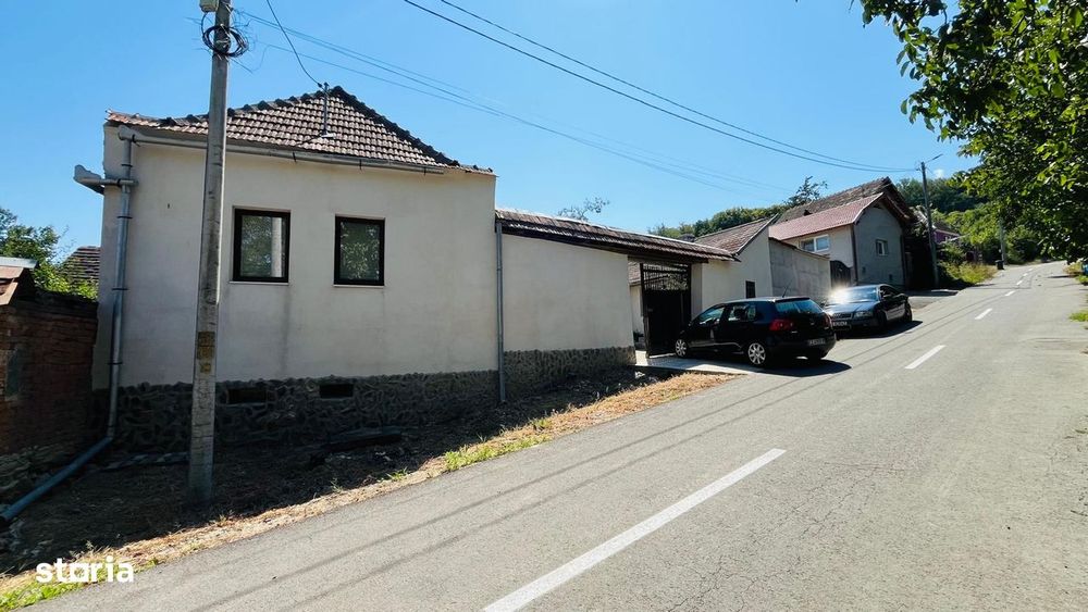 Casa De Vanzare In Rahau-Sebes, Str. Scolii