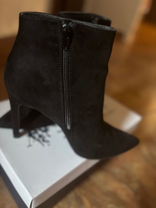 Като Нови*велурени боти на ток