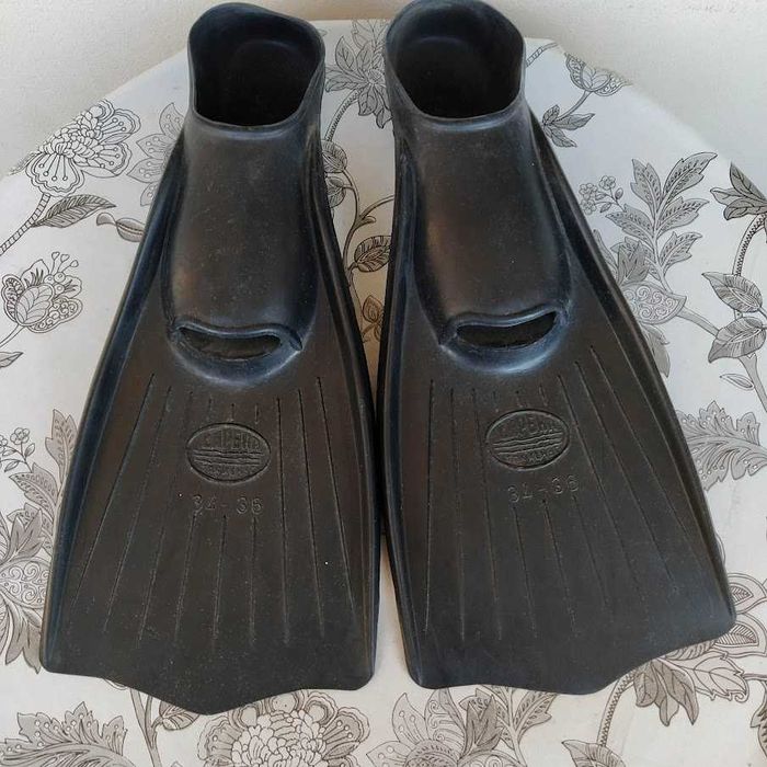 Продавам ракети федербал, плавници и маска, хилки тенис на маса