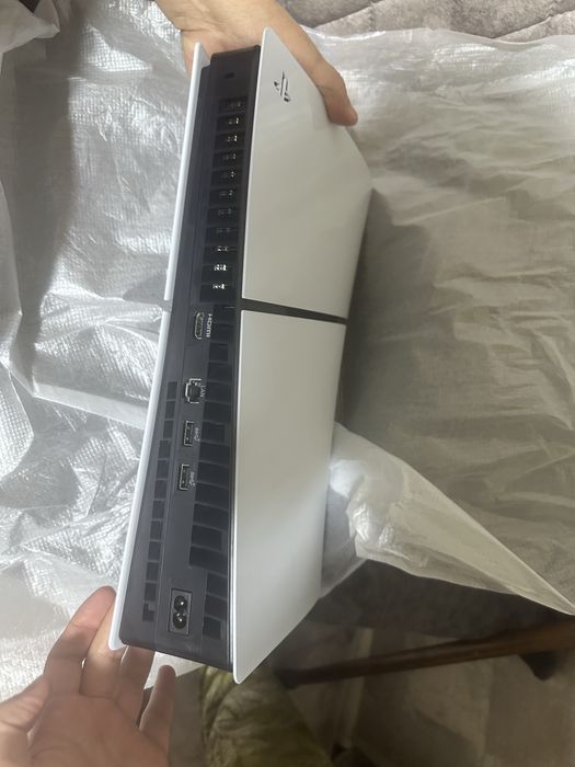 Продам Playstation 5 slim 1TB пустой б.у как новый гарантия