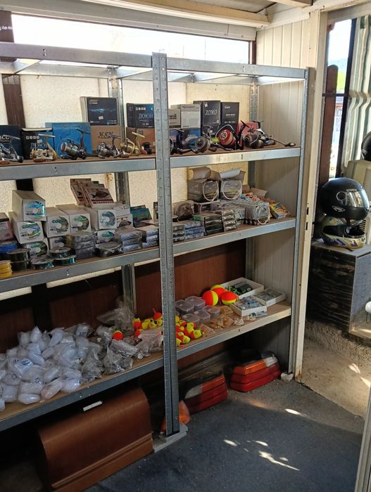 Продавам стока от неработещ магазин