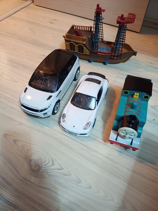 Jucării, mașini diverse modele si marimi, Thomas, Chicco, impecabile