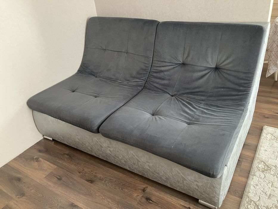 Диван большой, просторный