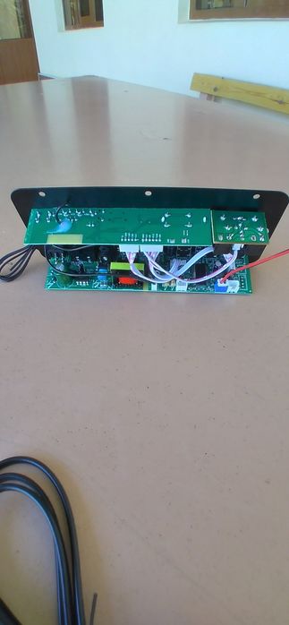 услител    услител