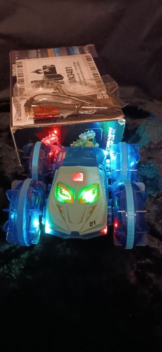 Амфибийна кола с дистанционно управление с LED светлина