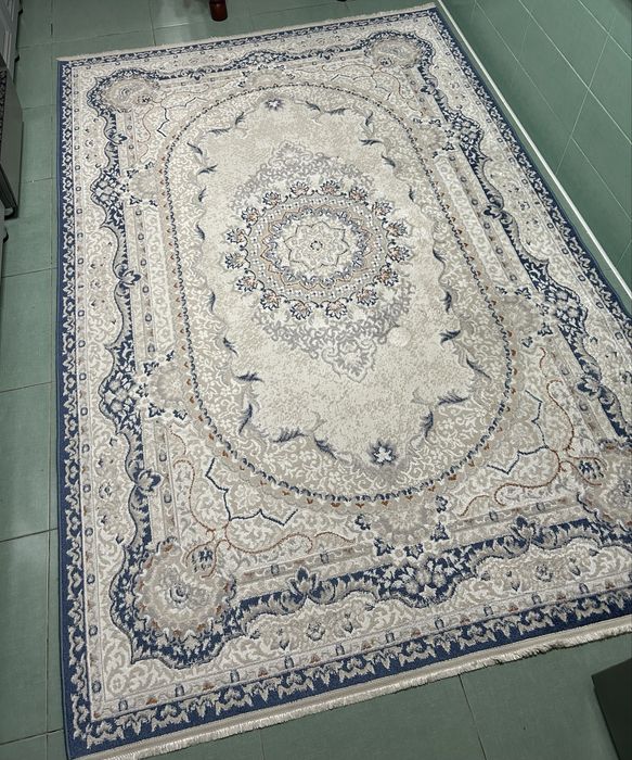 Ковер для дома в хорошем состояйни