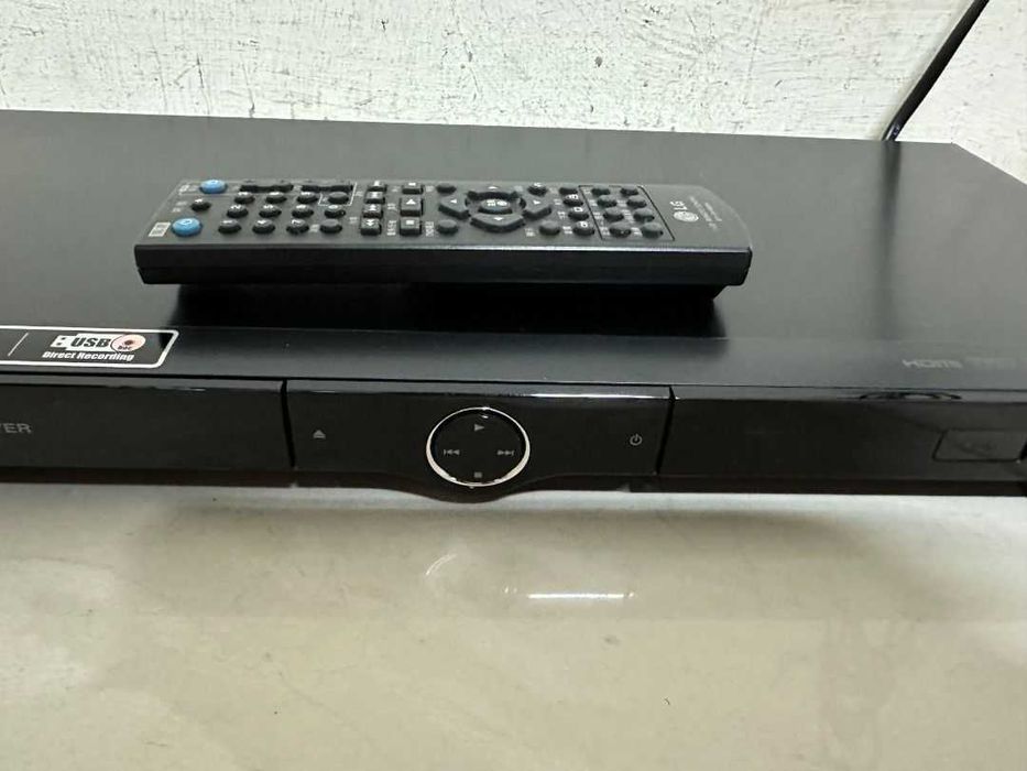 Продаю DVD Плеер LG DVX492H