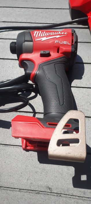 Milwaukee fid 3 2 baterii 5 ah si fast charger