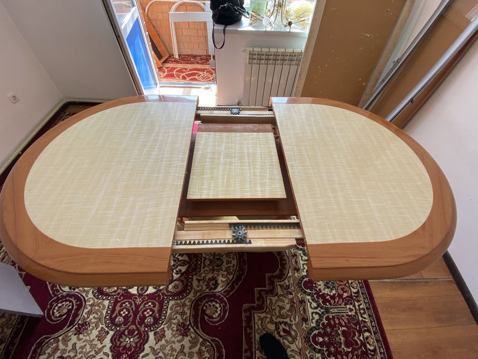 Продам стол в хорошем состоянии