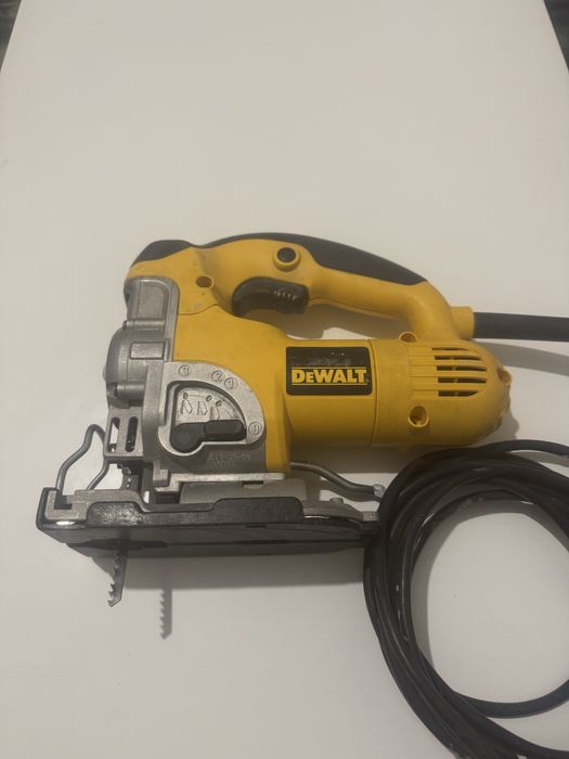 Электро лобзик Dewalt