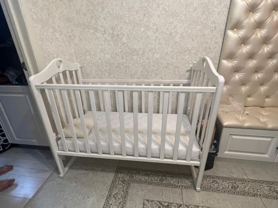 Кроватку продам  в хорошем состояний