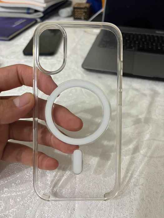 Iphone 17 с оригинал ным чехлом