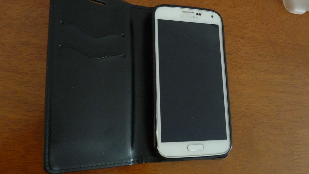 Samsung Galaxy S5 в комплект с аксесоари