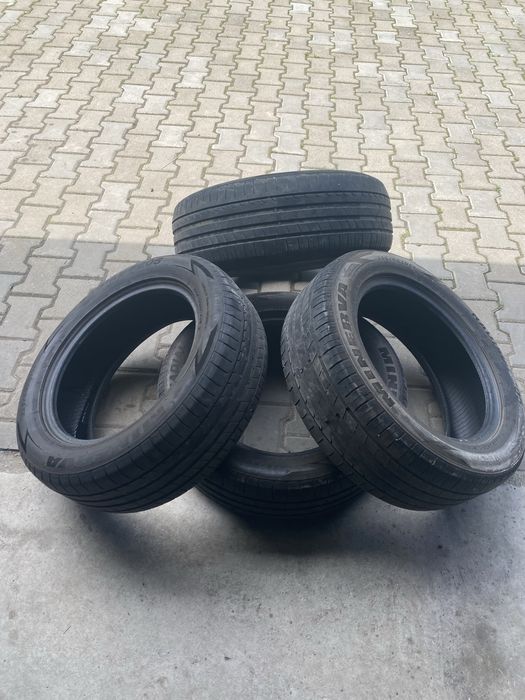 225/55R17  Vara