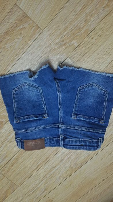 Pantaloni scurti Zara pentru 6 ani(116 cm)