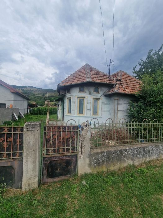Vând casă Vurpăr