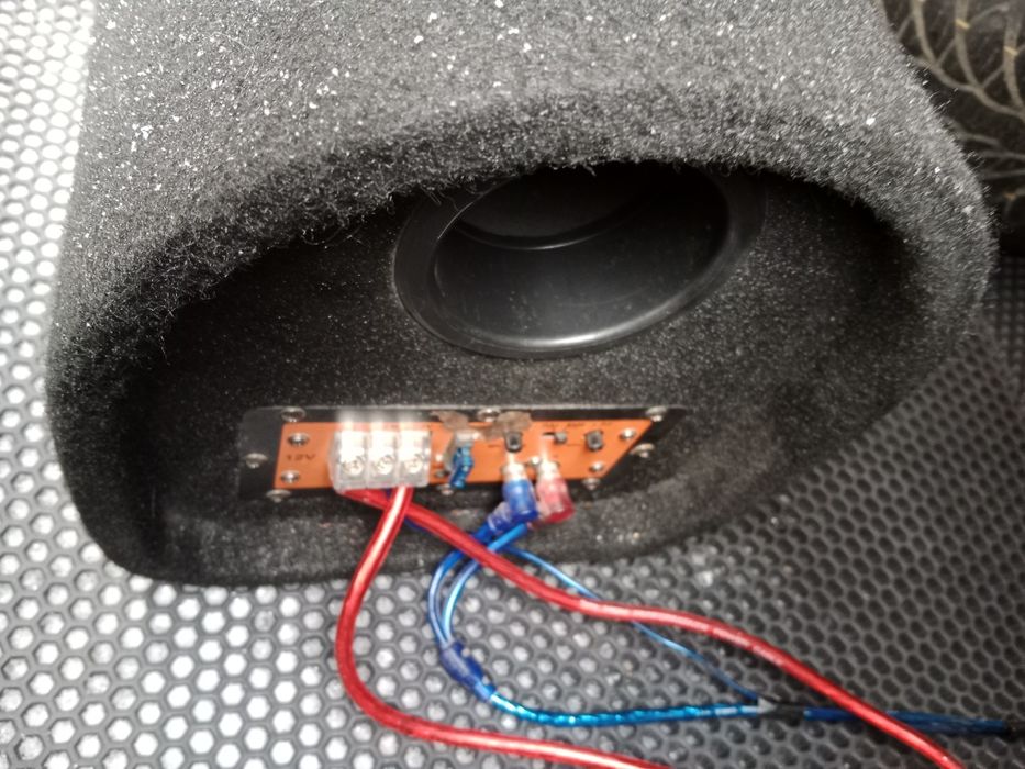 Сабвуфер автомобильный