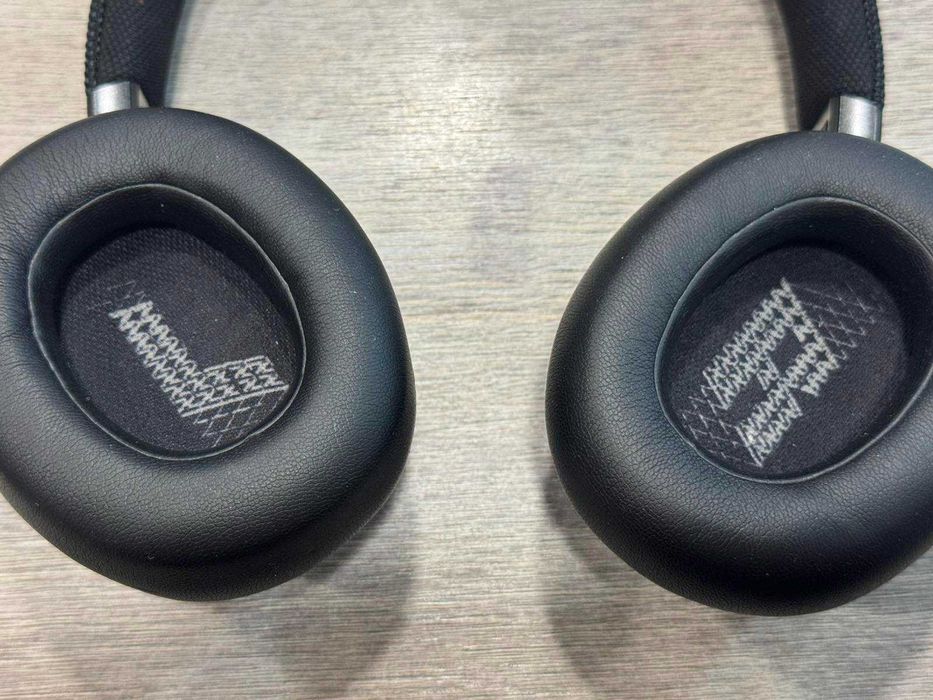 Безжични слушалки  JBL Live 660NC