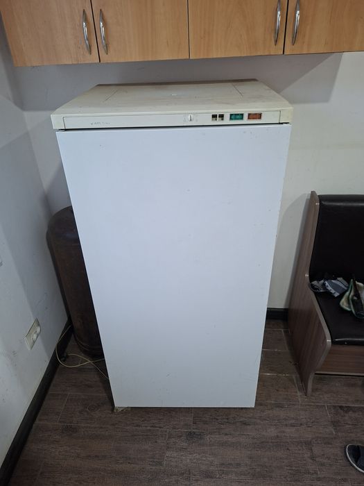 Продам  Морозильник