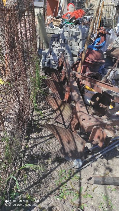 Плуг с 4 тела използван