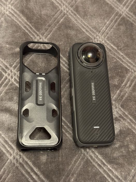 Экшн-камера Insta360 X4 Premium Lens Guards Bundle with microSD
