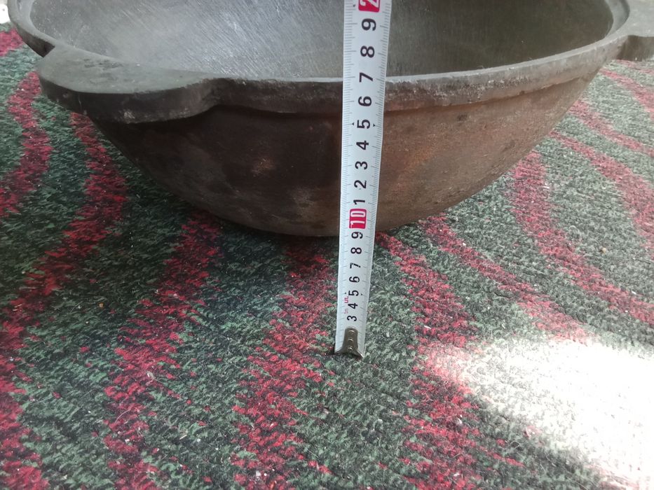 Казан Советский чугунный почти новый.