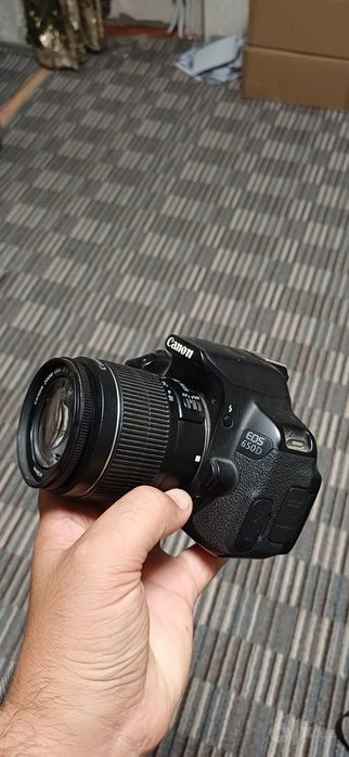 Canon 650D фотоапарат сотилади