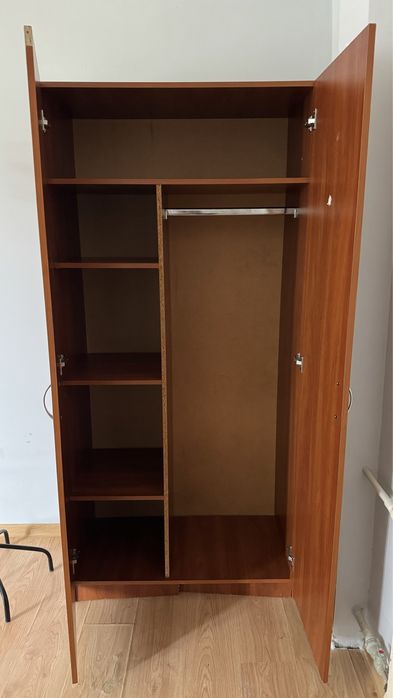 Шкаф. Срочно. Торг.