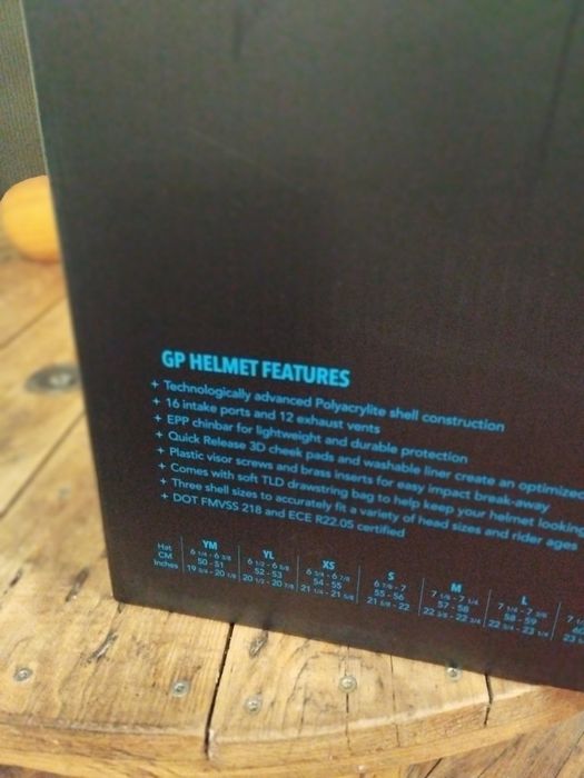 Troy lee каска youth gp размер 50-51 YM