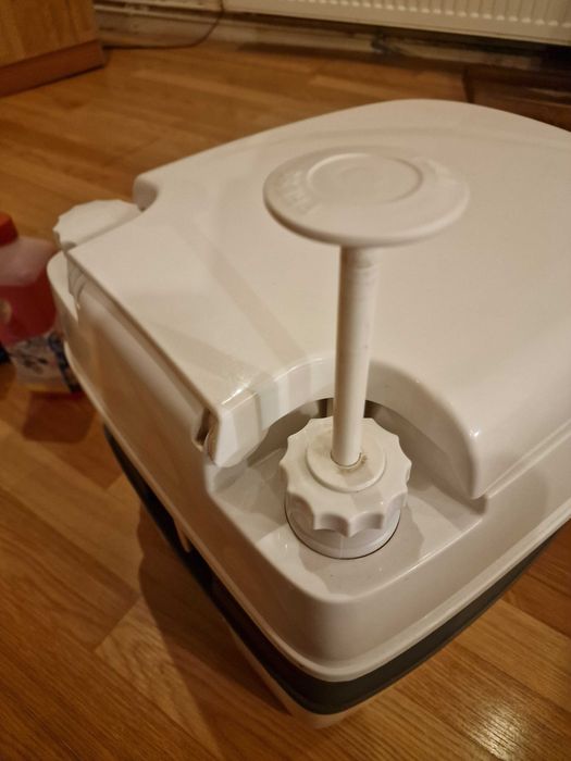 Toaleta ecologică portabilă nouă