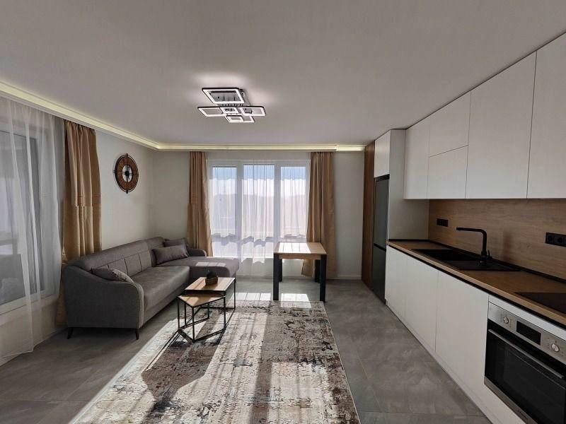 Двустаен апартамент в ж.к. Люлин 10.