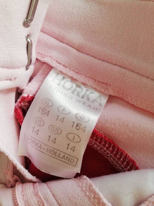 Продавам детски брич и камшик за конна езда