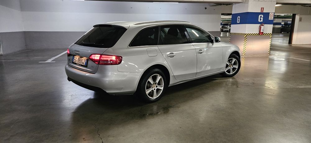Vand AUDI A4, 2.0 diesel, an 2012, Led, Manual 6+1, Ingrijit, Acte la Zi