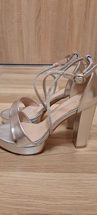 Официални обувки