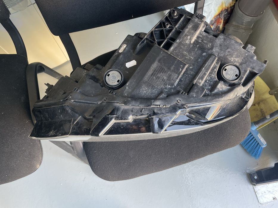 Фар десен за VW passat