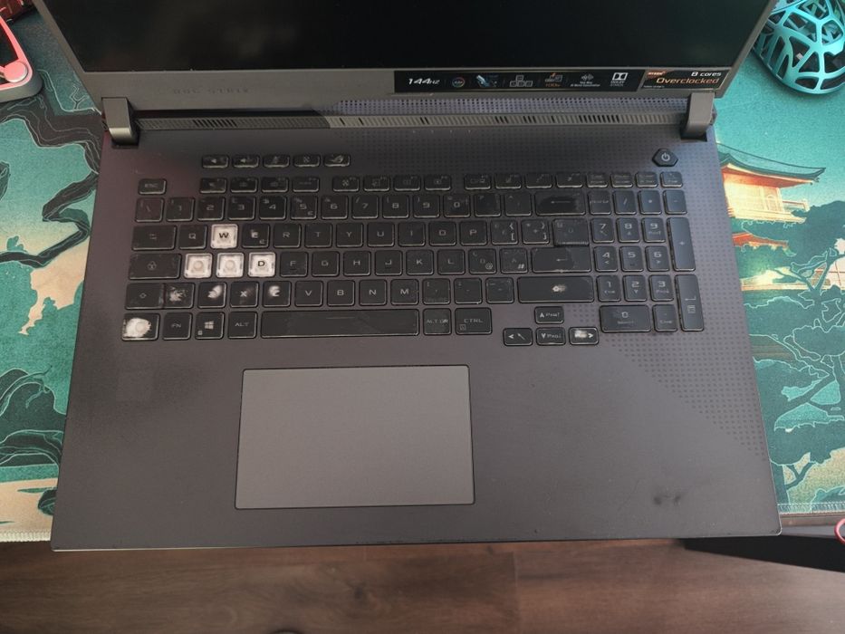 ASUS ROG Strix G17 - Ecran OK, Fără Procesor (Pentru Reparație/Piese)